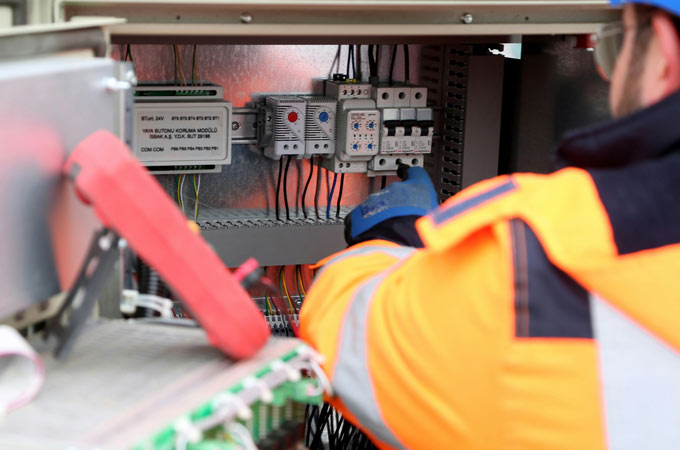 electricistas urgentes 24 horas